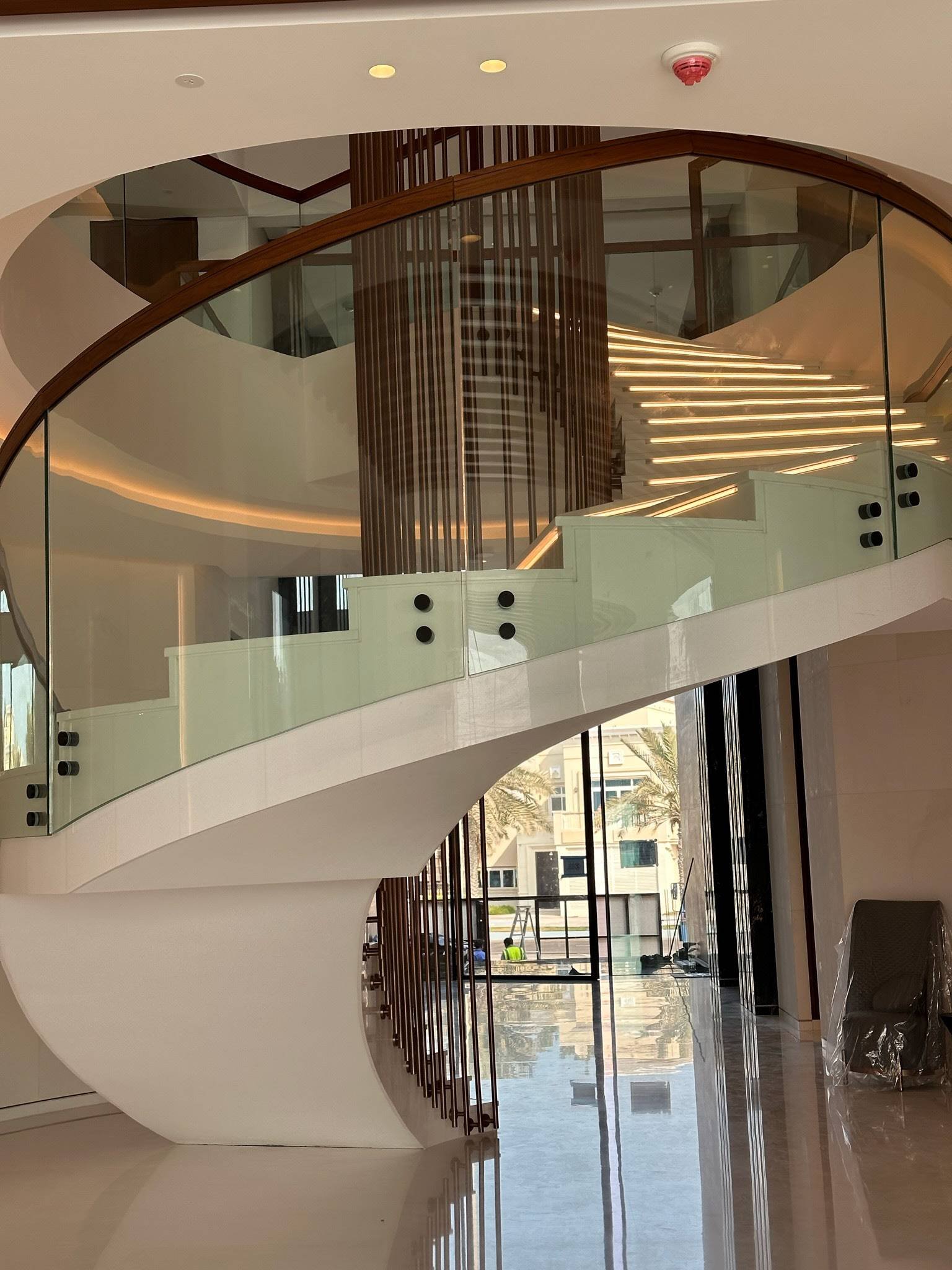 Curved handrail